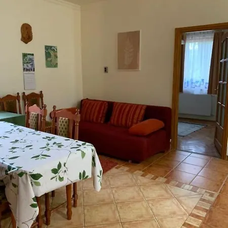 Σπίτι διακοπών Gyoengyvirag Vendeghaz *